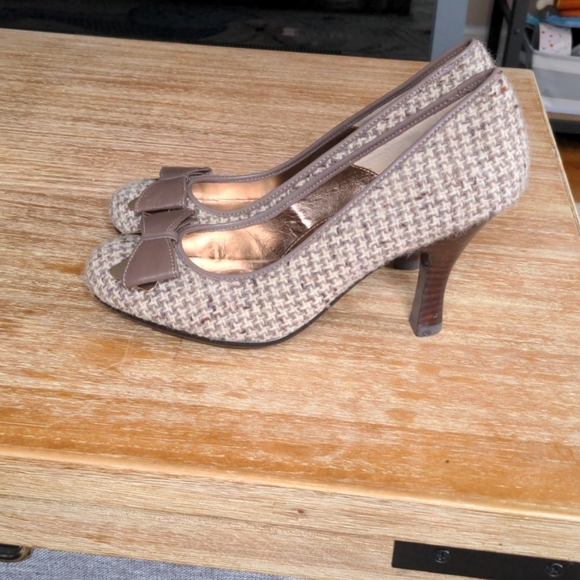 Flannel and leather heels - Picture 2 of 4